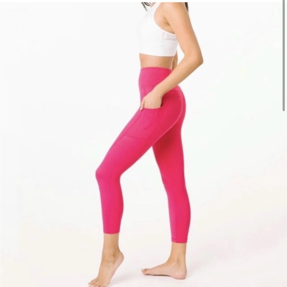 Zyia Active Party Pink Pocket Light n Tight Hi-Rise Capri nwot